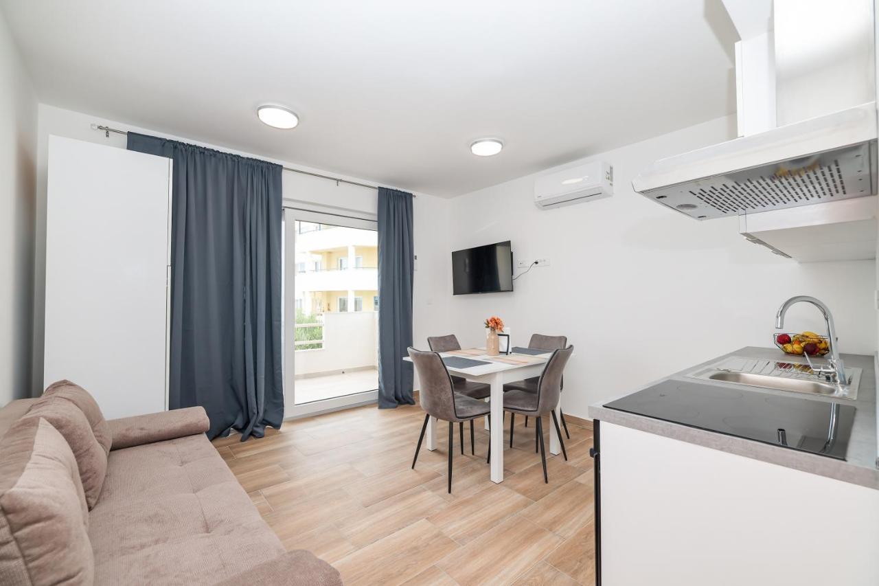 Beachfront Apartments Tic With Seaview Miletici Exterior foto