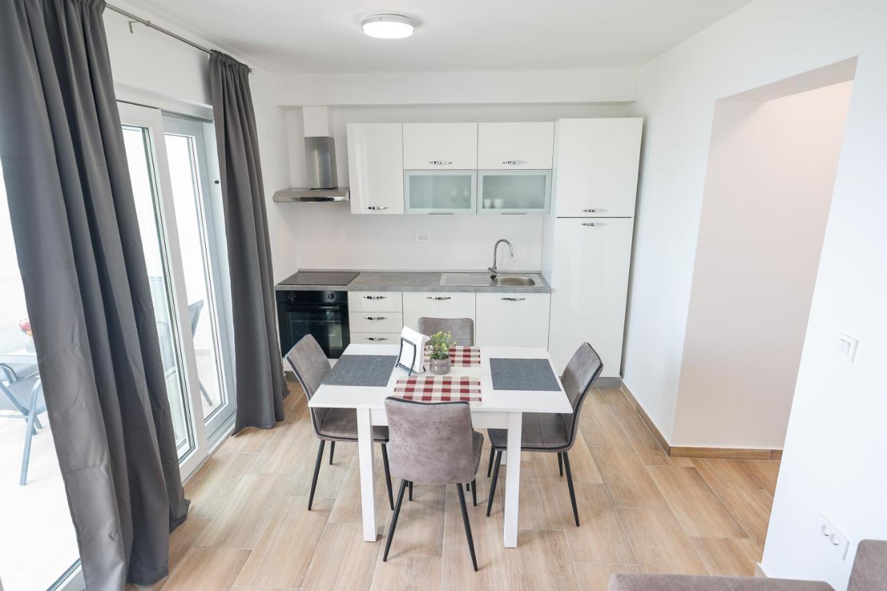 Beachfront Apartments Tic With Seaview Miletici Exterior foto